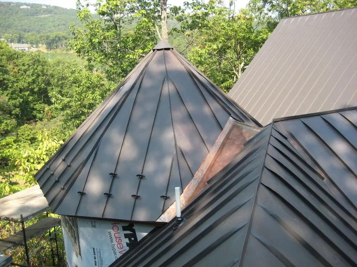 Professional Gutter Cleaning by Craftsman Roofing in Des Moines